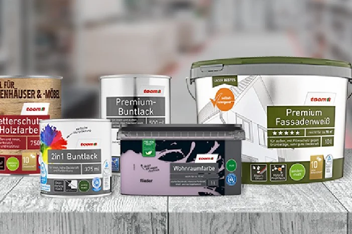 Fünf verschiedene Farbdosen